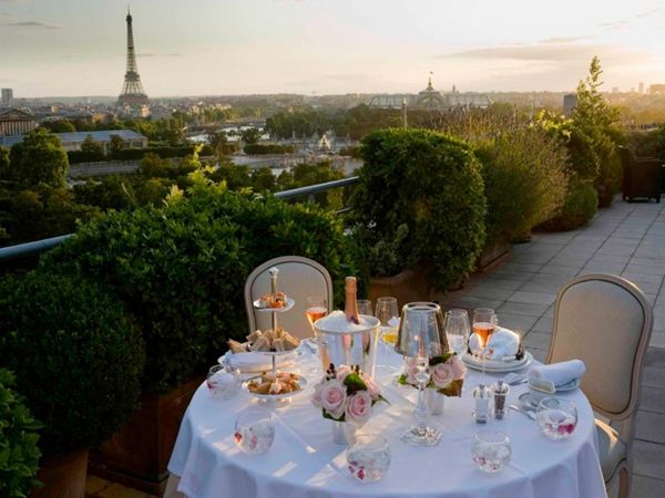 Dinner on the terrace with views of the Eiffel Tour Paris