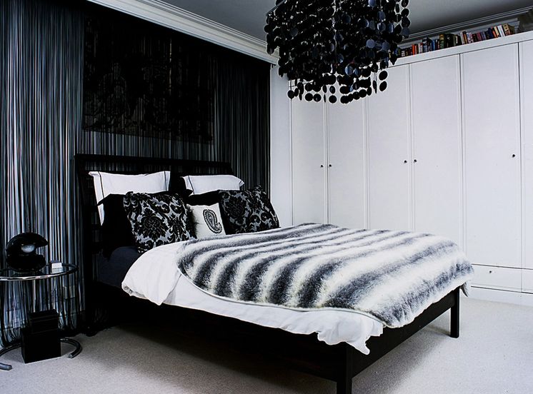 black-chandelier-bedroom