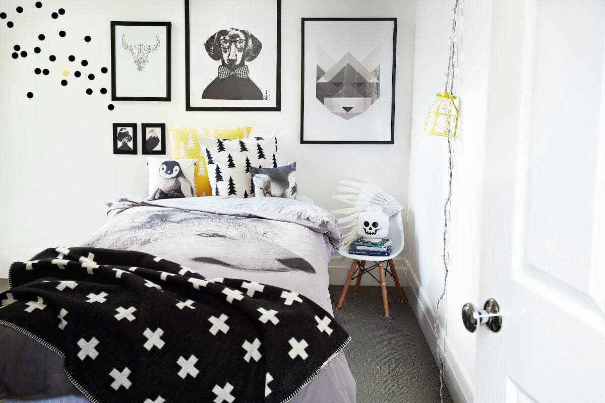 Swedish-teenage-black-and-white-bedroom