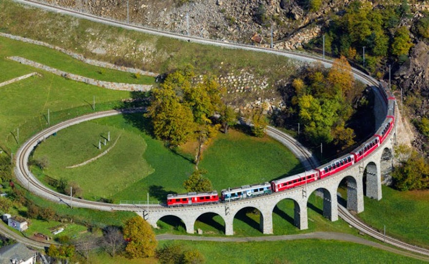 3.1-Rhaetian-Railway-Switzerland