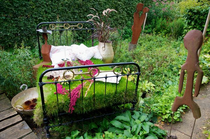 Grass bed