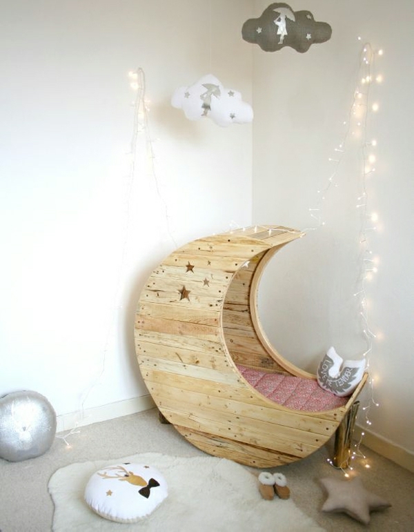 29-AD-baby-rocking-cradle-wooden-pallets-furniture-ideas