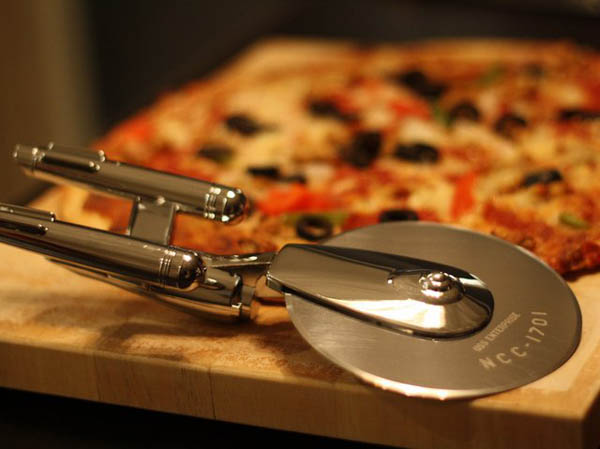 AD-Pizza-Cutters-9