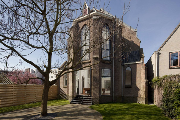 9-AD-Church Converted Into Modern Family Home, Holland-01
