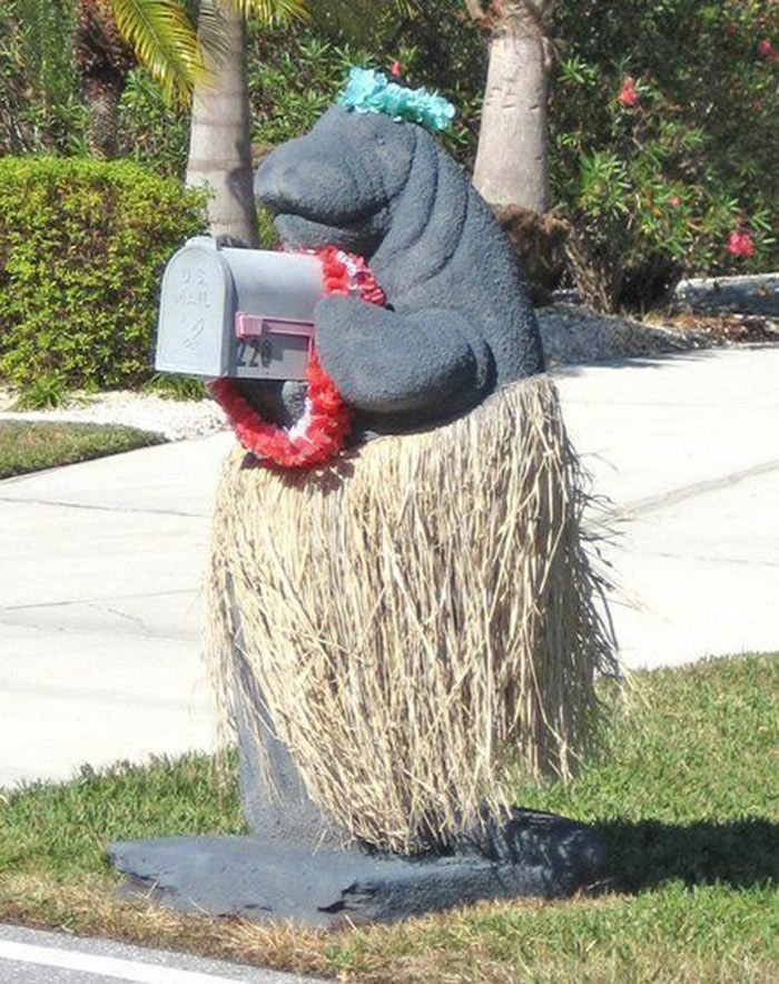 AD-America's-Funniest-Mailboxes-07