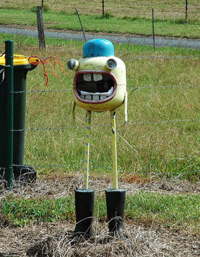 AD-America's-Funniest-Mailboxes-15