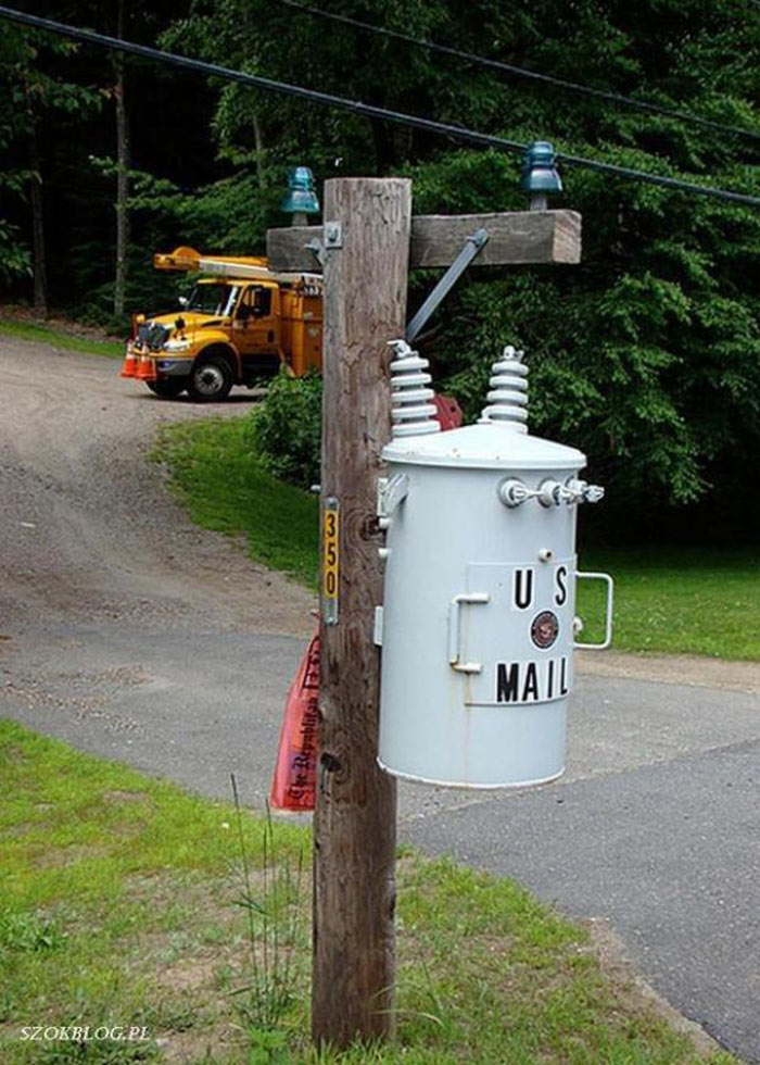 AD-America's-Funniest-Mailboxes-22