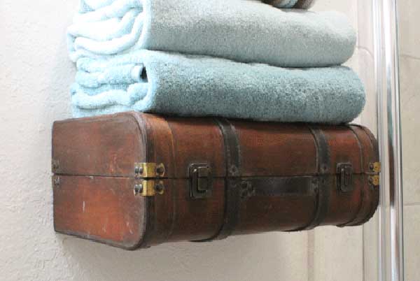 AD-Old-Suitcases-Decor-10