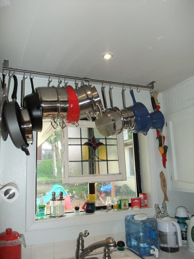 AD-Insanely-Clever-Ways-To-Organize-Your-Tiny-Kitchen-10