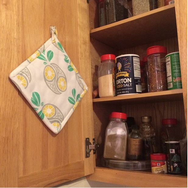 AD-Insanely-Clever-Ways-To-Organize-Your-Tiny-Kitchen-19