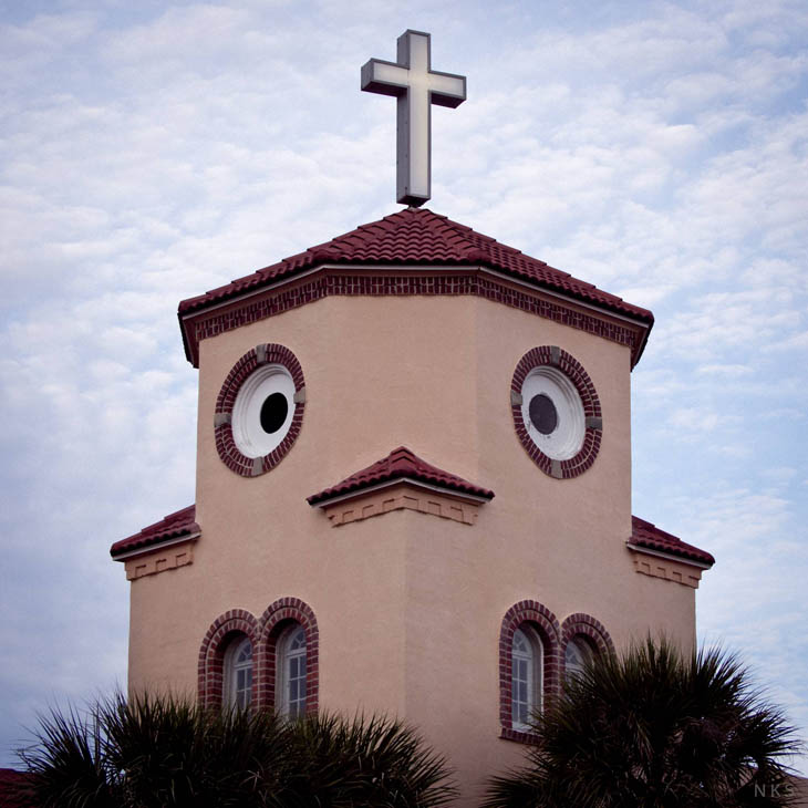AD-Strange-Houses-With-Human-Faces-03