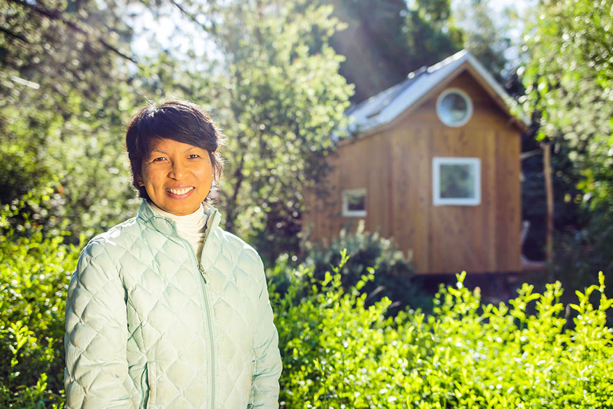 Vina’s 140 sq ft California home is completely off-grid