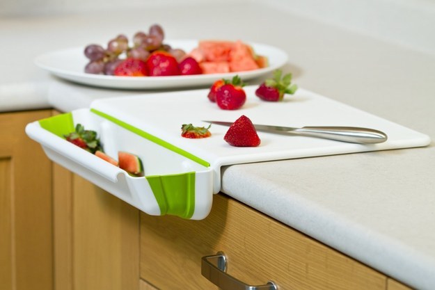 AD-Clever-Kitchen-Tools-That'll-Keep-Your-Hands-Mess-Free-06