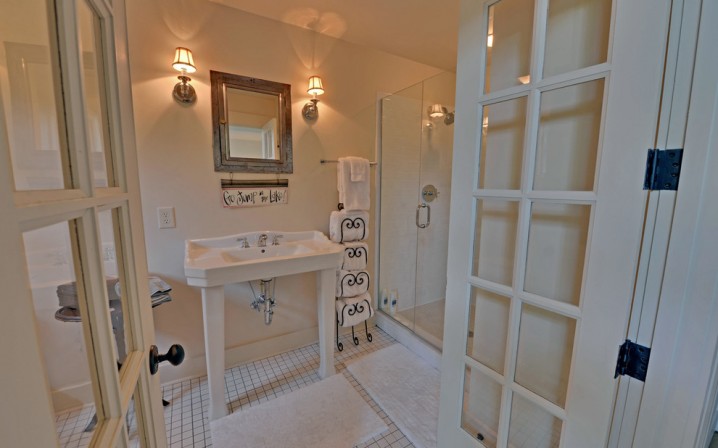 Creative-Bathroom-Towel-Storage-Ideas