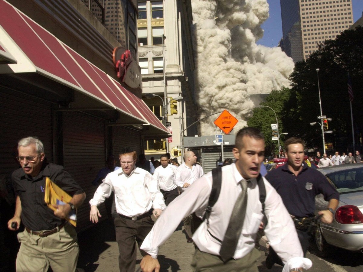 AD-Hauting-Photos-From-The-September-11-Attacks-07