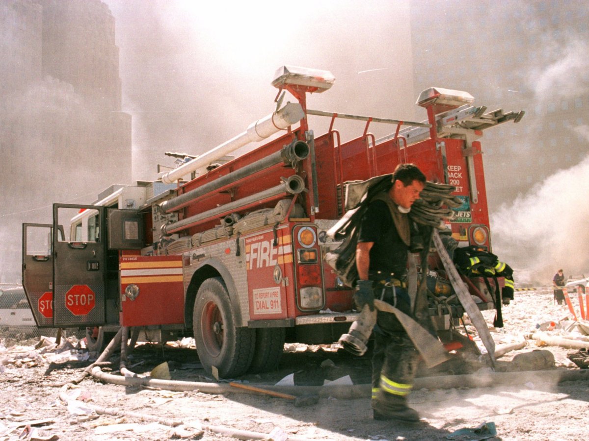 AD-Hauting-Photos-From-The-September-11-Attacks-13