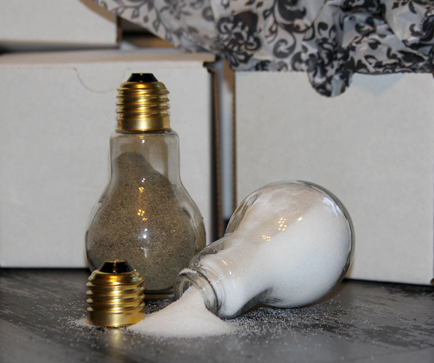 AD-Ideas-For-Recycling-Light-Bulbs-19