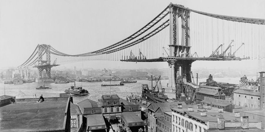 Manhattan Bridge in New York City, 1909.