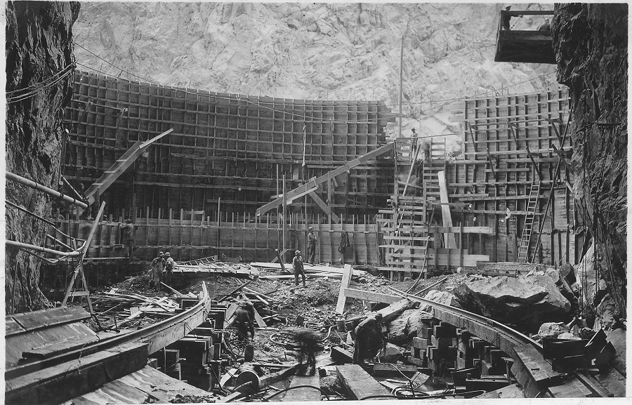 The beginnings of the Hoover Dam - 1932.