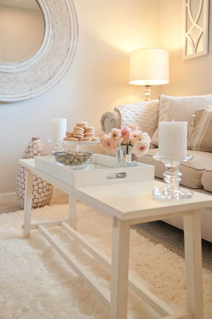 White Romantic Living Room Décor