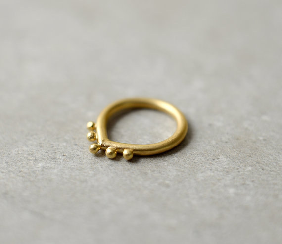 AD-Impossibly-Delicate-Engagement-Rings-That-Are-Utter-Perfection-15