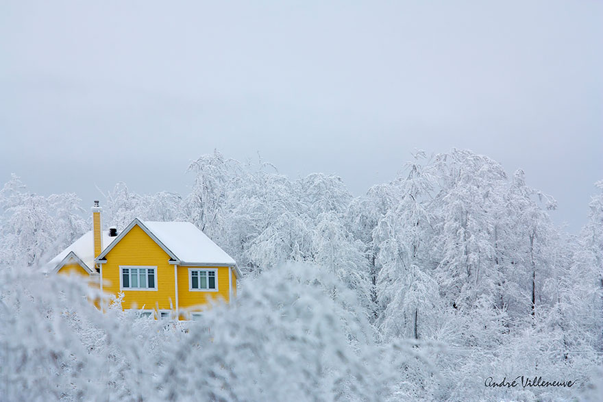 AD-Lonely-Little-Houses-Lost-In-Majestic-Winter-Scenery-13