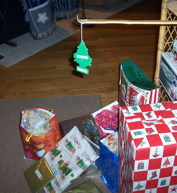AD-100+-Of-The-Most-Creative-Christmas-Trees-Ever-12-1