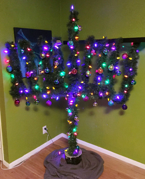 AD-100+-Of-The-Most-Creative-Christmas-Trees-Ever-22