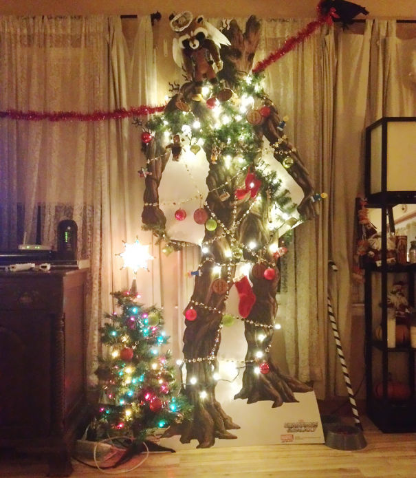 AD-100+-Of-The-Most-Creative-Christmas-Trees-Ever-41