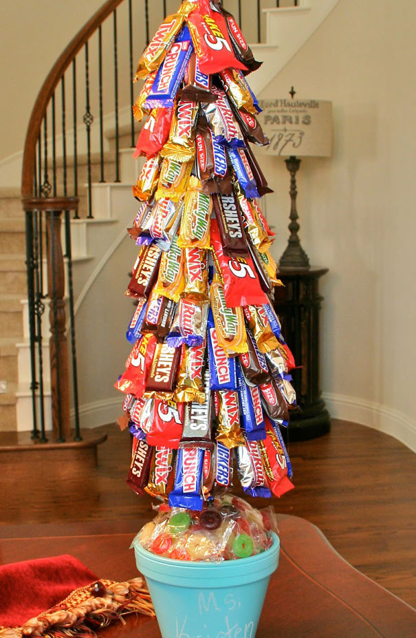 AD-100+-Of-The-Most-Creative-Christmas-Trees-Ever-51