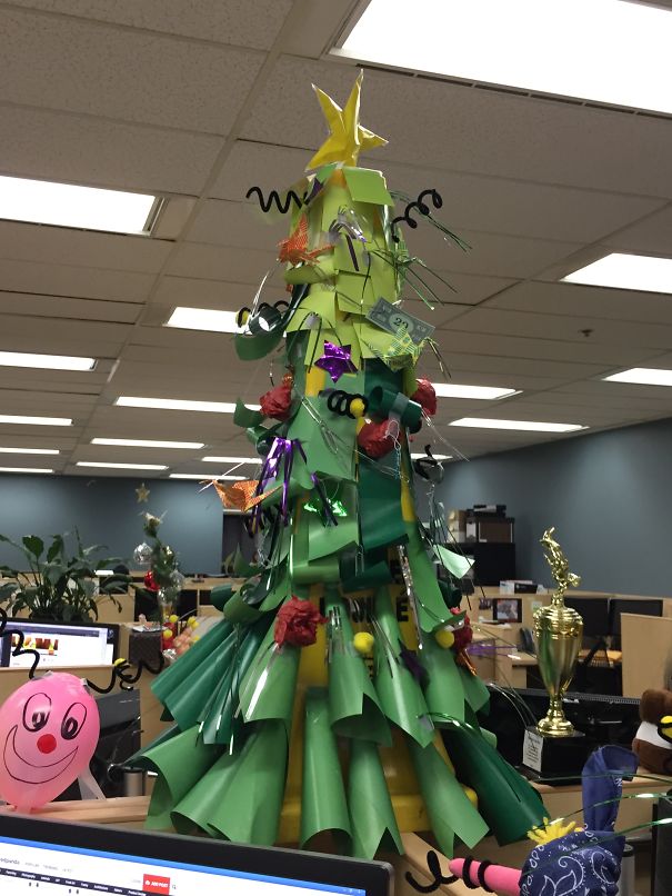 AD-100+-Of-The-Most-Creative-Christmas-Trees-Ever-55