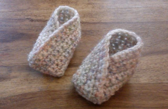 AD-Adorable-And-FREE-Crochet-Baby-Booties-Patterns-40