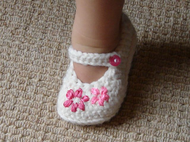 AD-Adorable-And-FREE-Crochet-Baby-Booties-Patterns-44