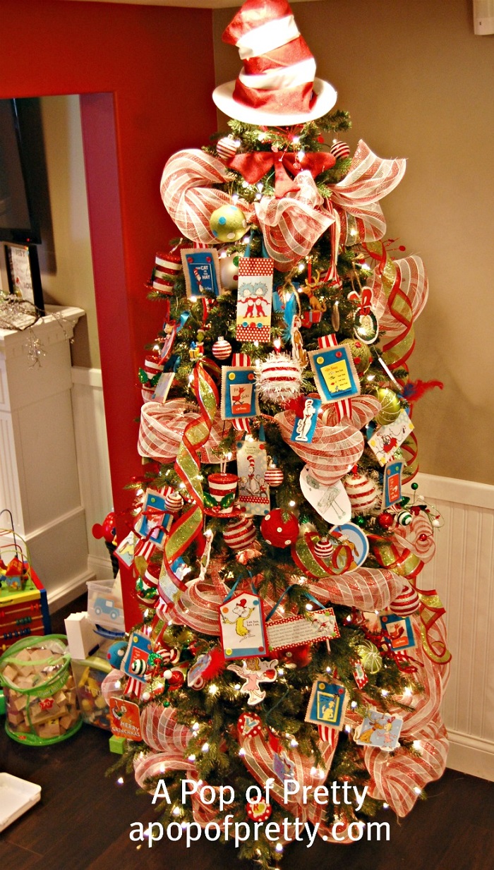 AD-Colorful-And-Sweet-Christmas-Tree-Decorating-Ideas-16
