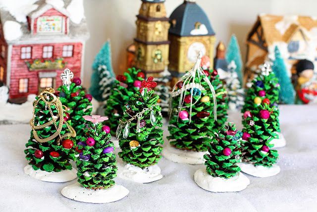 AD-Creative-Pinecone-Crafts-For-Your-Holiday-Decorations-35