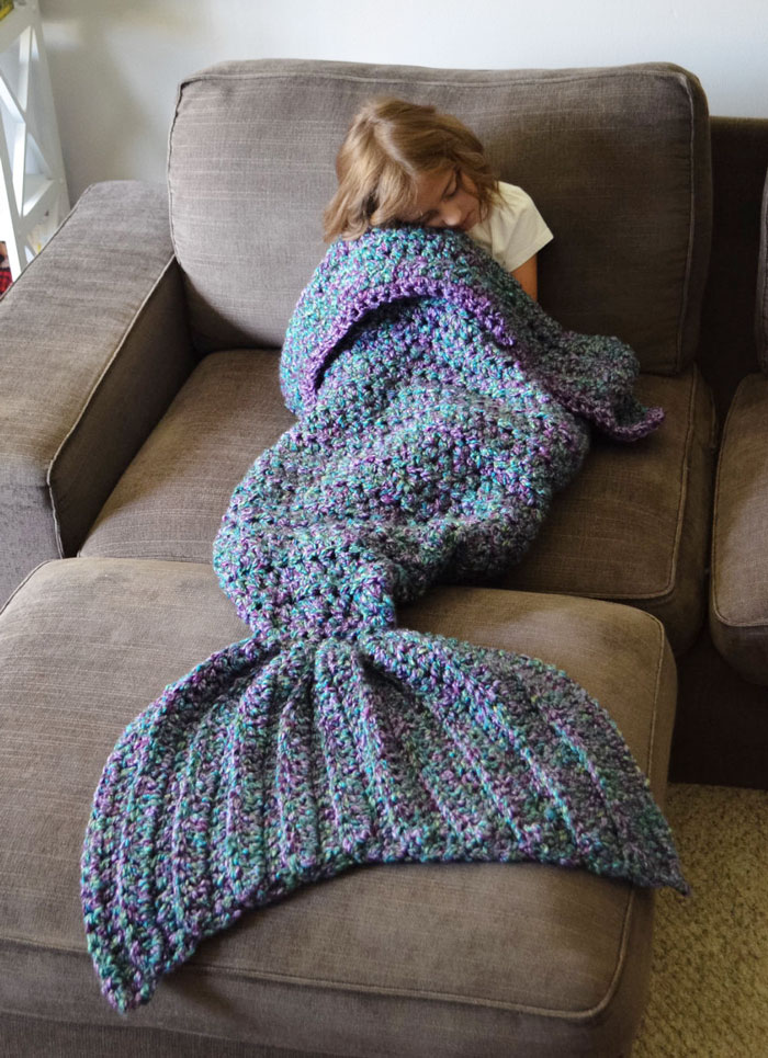 AD-Crocheted-Mermaid-Tail-Blankets-Melanie-Campbell-03