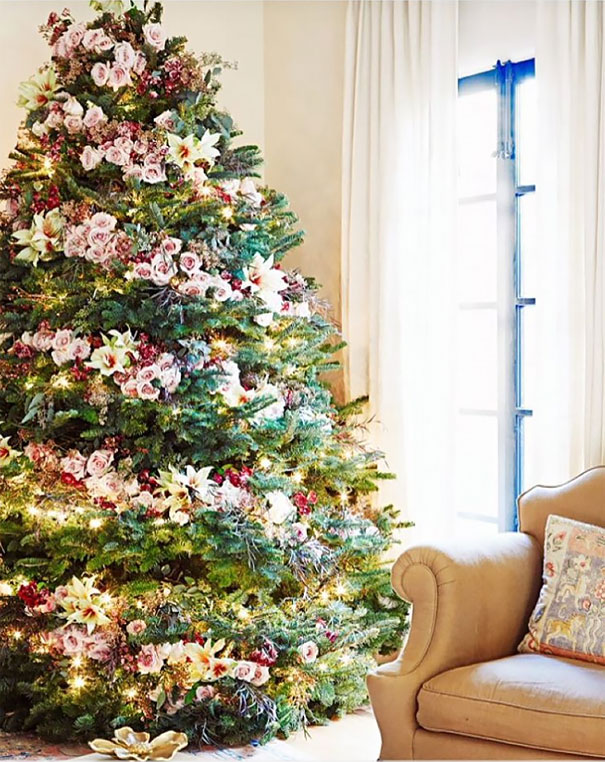 AD-Floral-Christmas-Tree-Decorating-Ideas-14