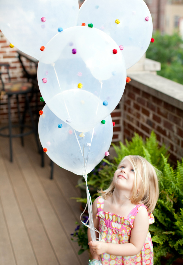 AD-Fun-And-Creative-Ways-To-Use-Balloons-22