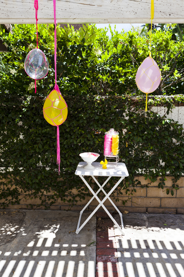 AD-Fun-And-Creative-Ways-To-Use-Balloons-32
