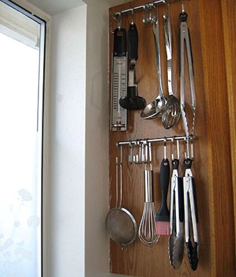 AD-Organization-And-Storage-Hacks-For-Small-Kitchens-32