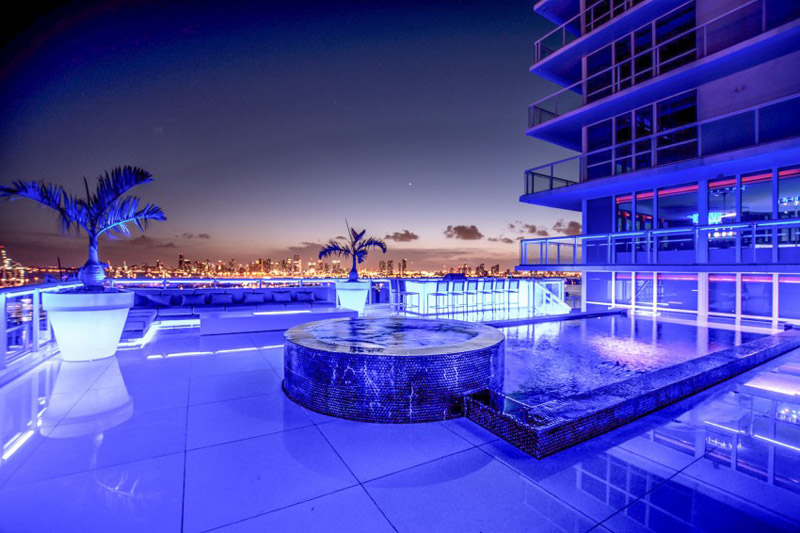 AD-Stunning-Miami-Beach-Penthouses-With-Pool-05-11