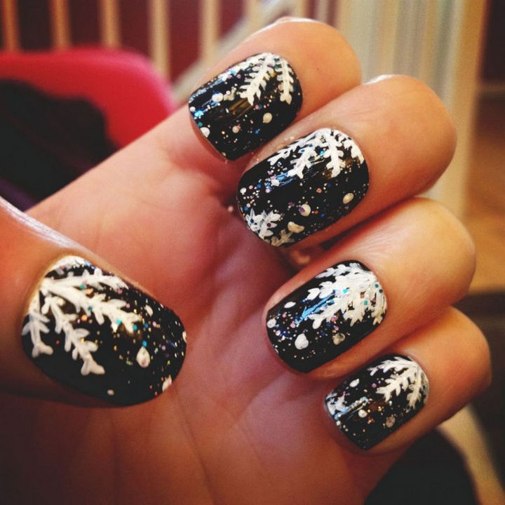 AD-Winter-Inspired-Nail-Designs-05