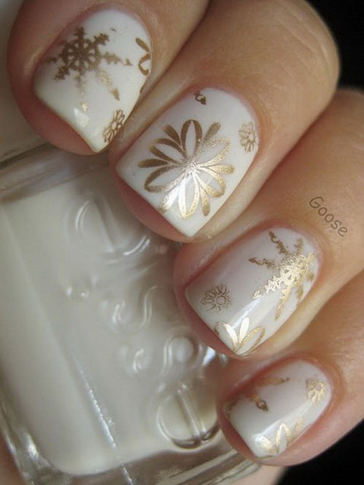 AD-Winter-Inspired-Nail-Designs-39