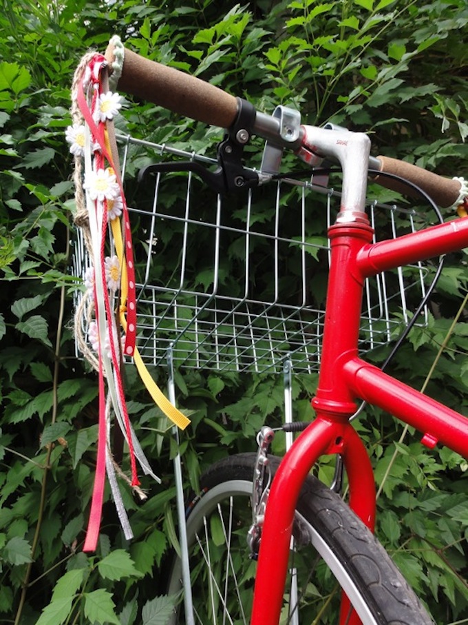 You NEED streamers on your bicycle if you’re going to be riding around town carefree-style.