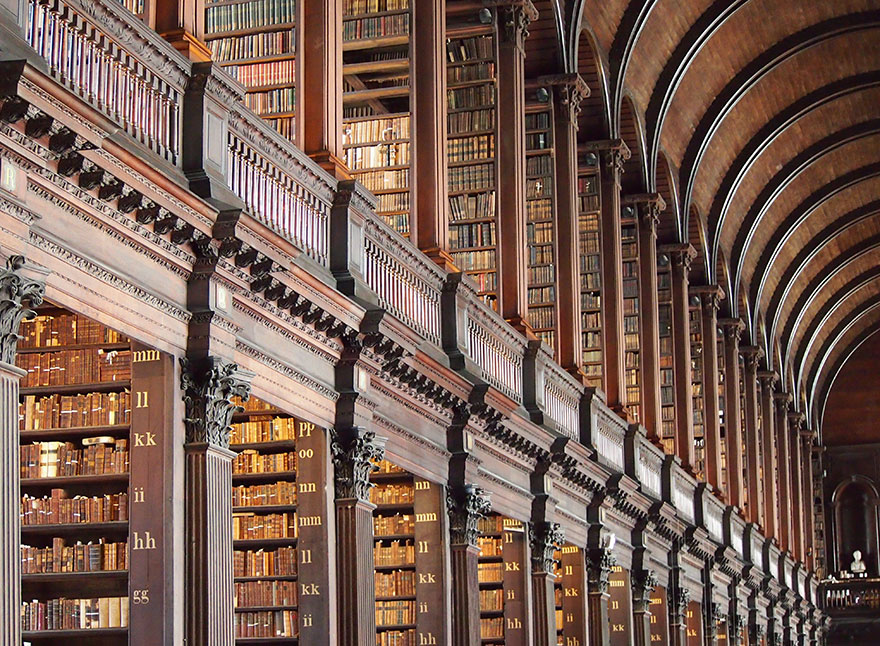 AD-Trinity-College-Long-Room-Library-Dublin-02