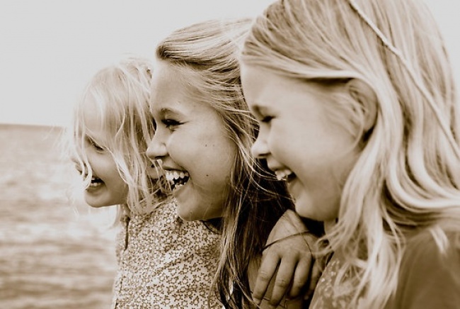 Wonderful-Pictures-Showing-The-Joy-Of-Having-Siblings