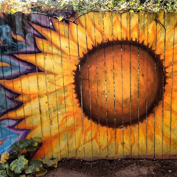 Sunflower Fence Décor