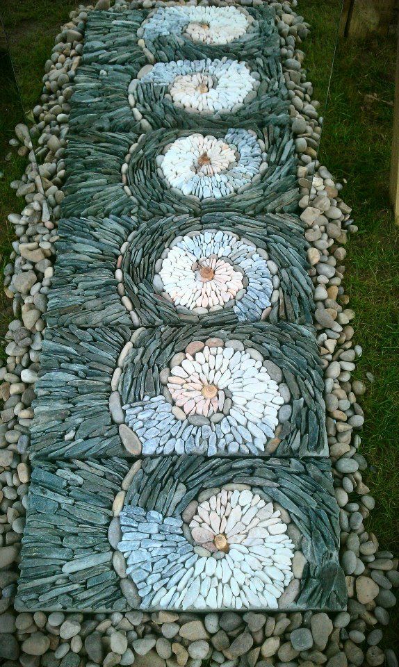 AD-Garden-Pathway-Pebble-Mosaic-Ideas-For-Your-Home-14