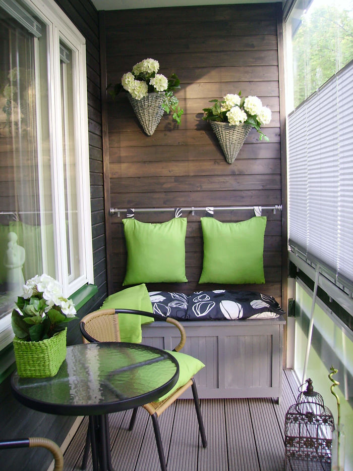 AD-Cozy-Balcony-Decorating-Ideas-32
