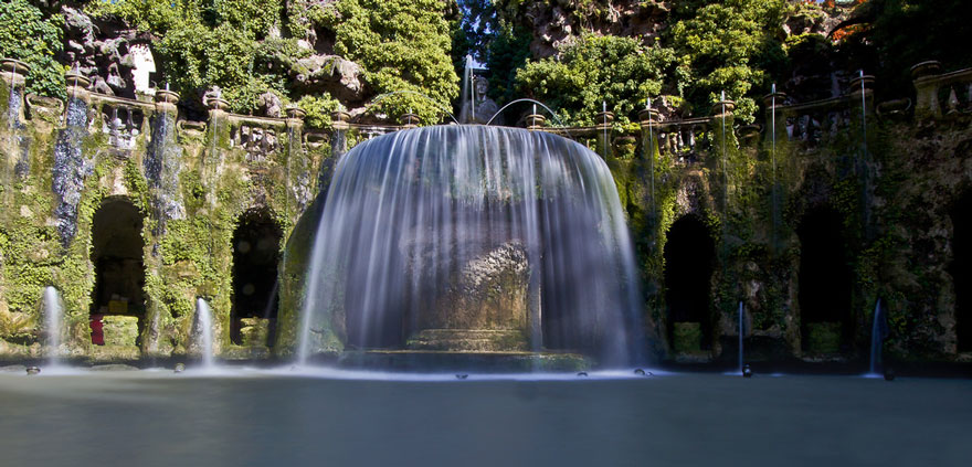 Oval Fountain In Villa D'este, Rome, Italy